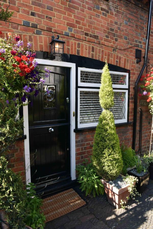 Luxury Eton House, 5 Minute Walk To Windsor Castle Villa Exterior photo