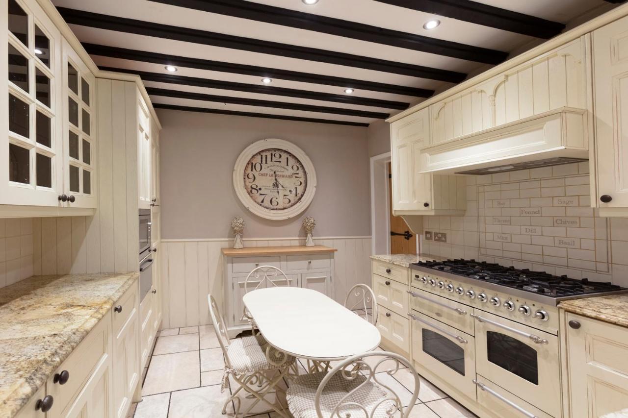 Luxury Eton House, 5 Minute Walk To Windsor Castle Villa Exterior photo